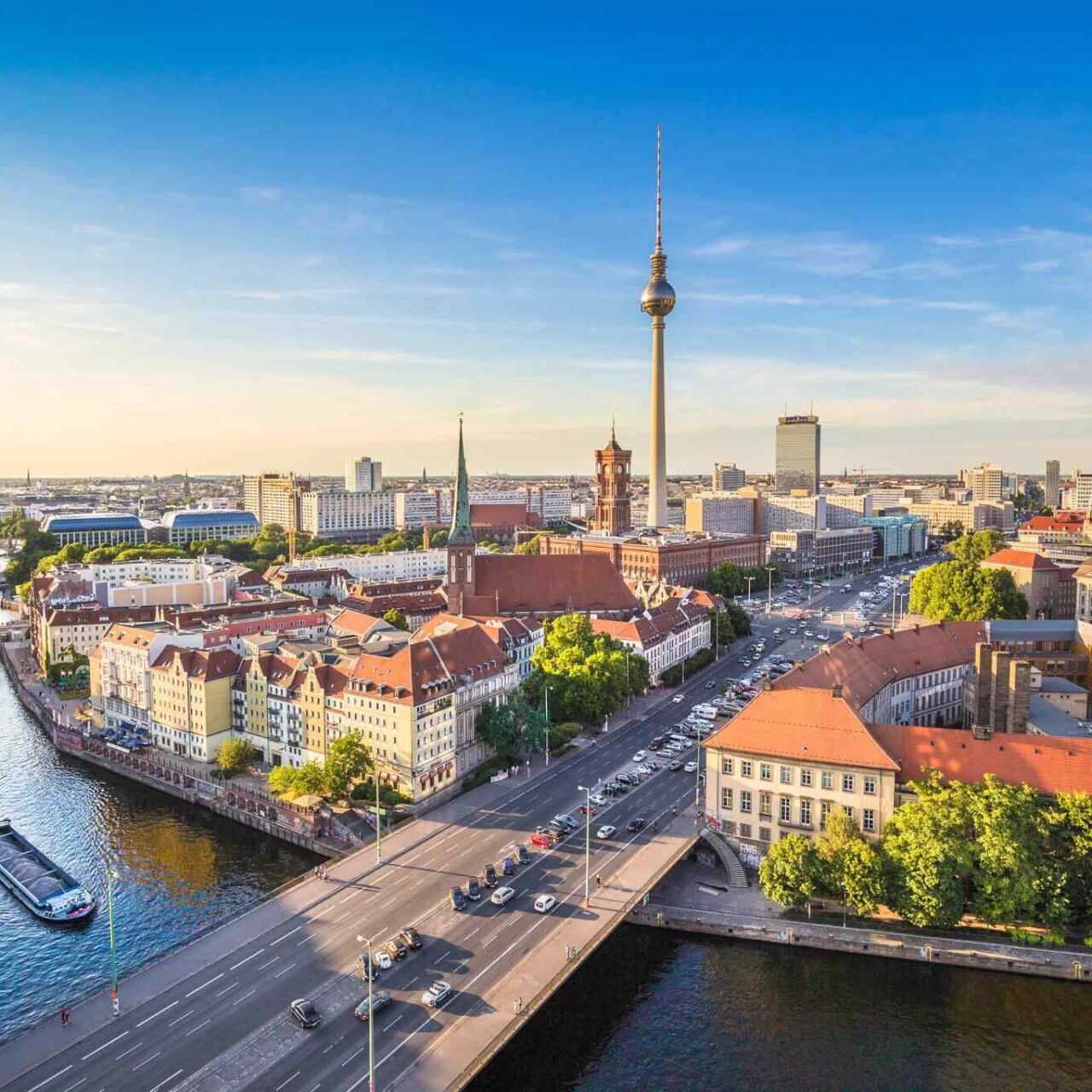https://www.iberoamericaviaggi.com/wp-content/uploads/2018/09/destination-berlin-05-1280x1280.jpg