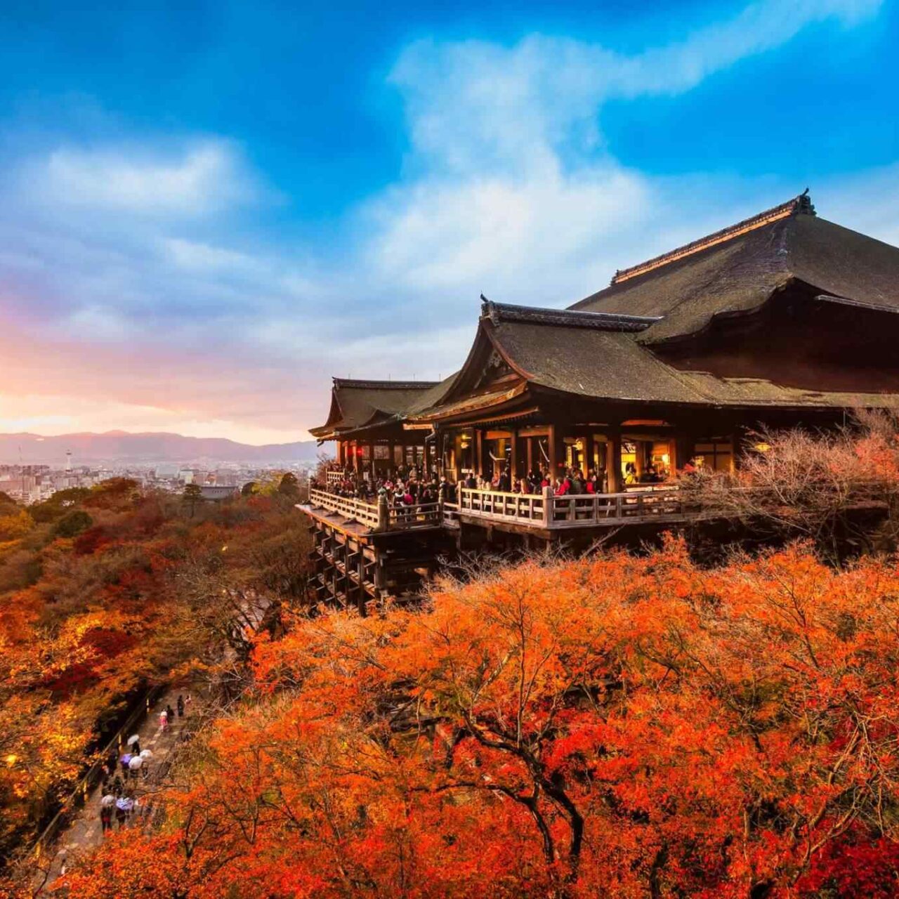 https://www.iberoamericaviaggi.com/wp-content/uploads/2018/09/destination-kyoto-01-1280x1280.jpg